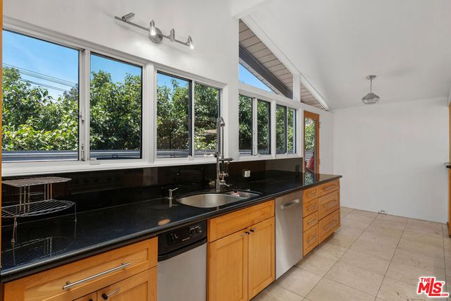 3641 Woodcliff Road, Los Angeles, CA 91403