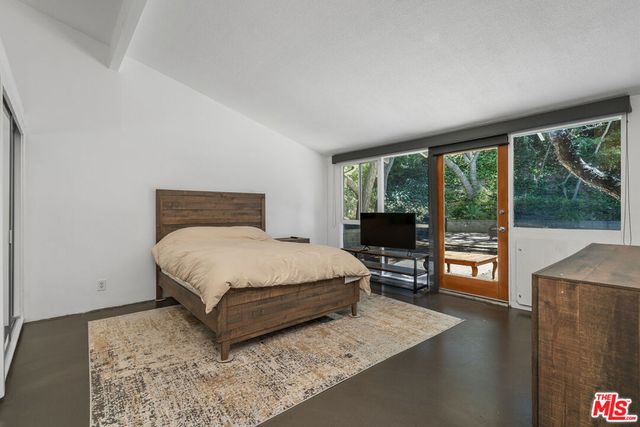 3641 Woodcliff Road, Los Angeles, CA 91403