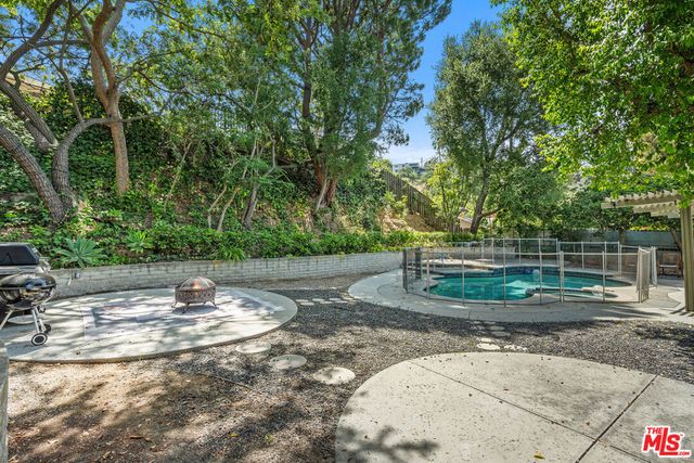 3641 Woodcliff Road, Los Angeles, CA 91403