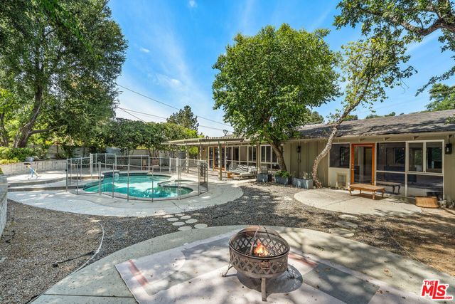 3641 Woodcliff Road, Los Angeles, CA 91403