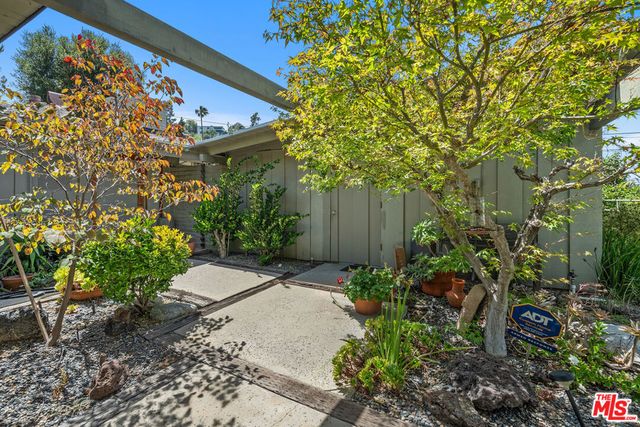 3641 Woodcliff Road, Los Angeles, CA 91403