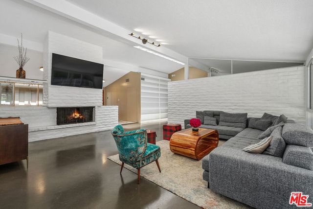 3641 Woodcliff Road, Los Angeles, CA 91403
