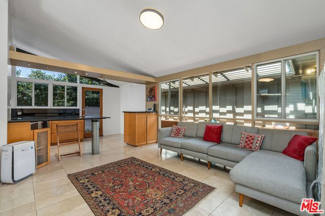 3641 Woodcliff Road, Los Angeles, CA 91403