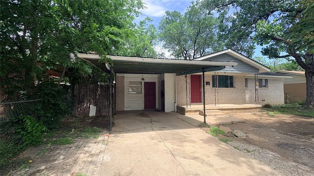 4200 Arrowwood Drive, Fort Worth, TX 76115