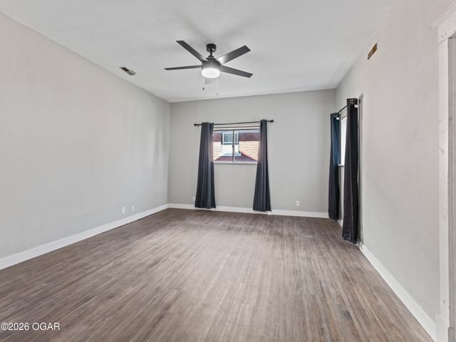 219 N Moffet Avenue, Joplin, MO 64801