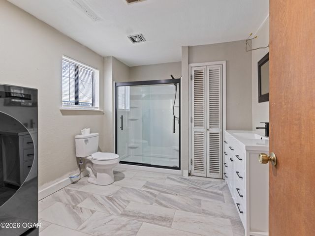 219 N Moffet Avenue, Joplin, MO 64801