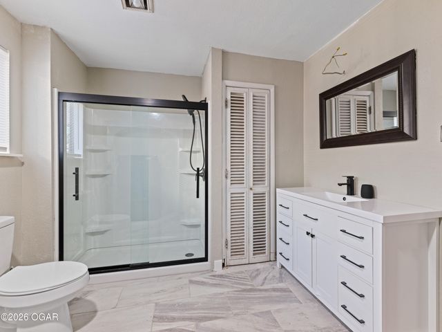 219 N Moffet Avenue, Joplin, MO 64801