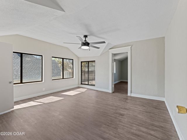 219 N Moffet Avenue, Joplin, MO 64801