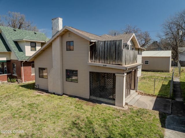 219 N Moffet Avenue, Joplin, MO 64801