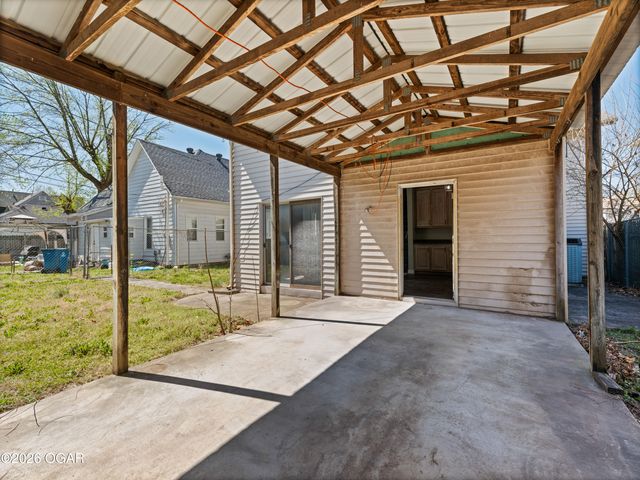 219 N Moffet Avenue, Joplin, MO 64801