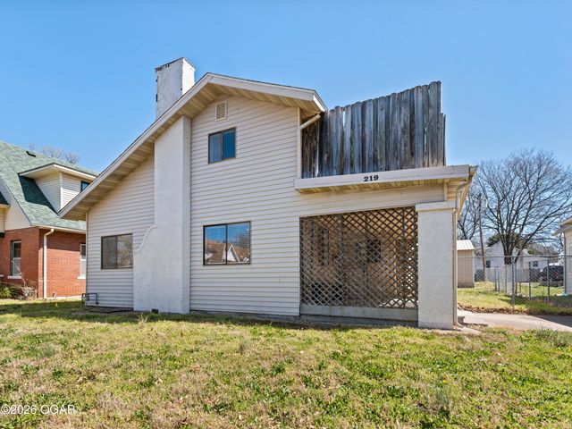 219 N Moffet Avenue, Joplin, MO 64801