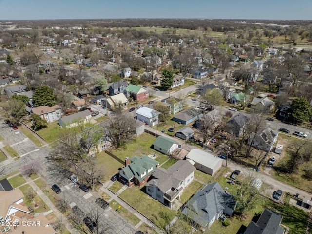219 N Moffet Avenue, Joplin, MO 64801