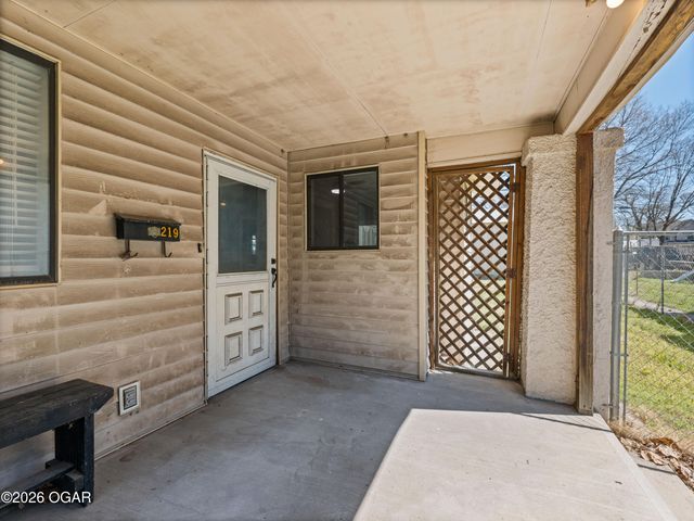 219 N Moffet Avenue, Joplin, MO 64801