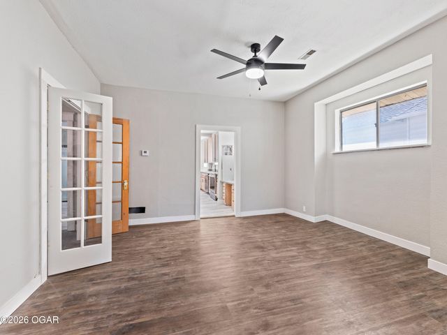 219 N Moffet Avenue, Joplin, MO 64801