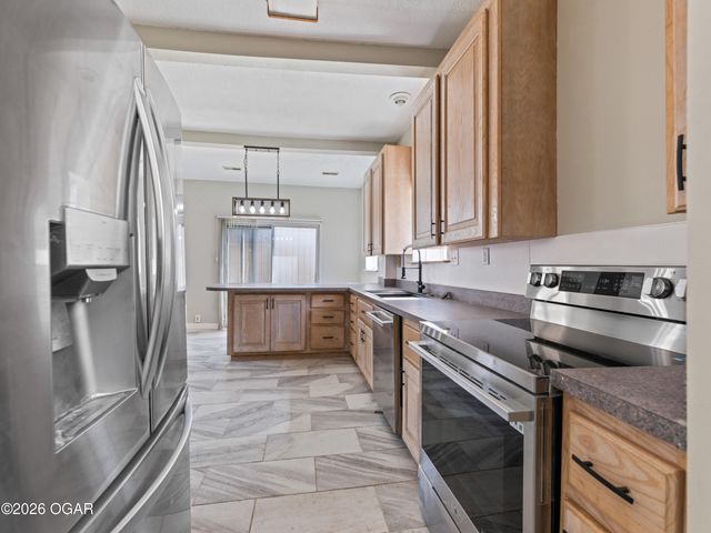 219 N Moffet Avenue, Joplin, MO 64801