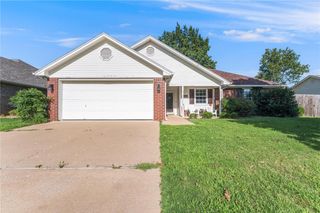 1105 N Oriole Avenue, Rogers, AR 72756