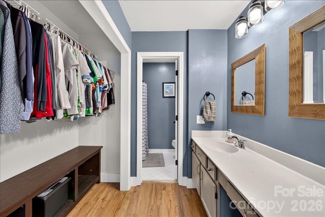 8220 Legare Court, Charlotte, NC 28210
