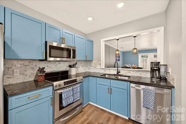 8220 Legare Court, Charlotte, NC 28210