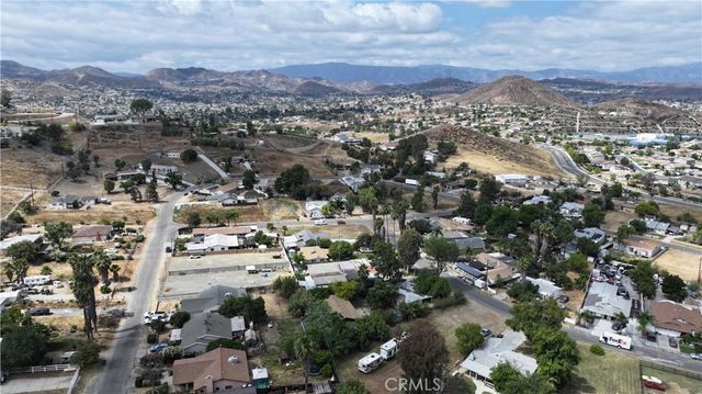 18 Avenida De Los Flores, Menifee, CA 92587