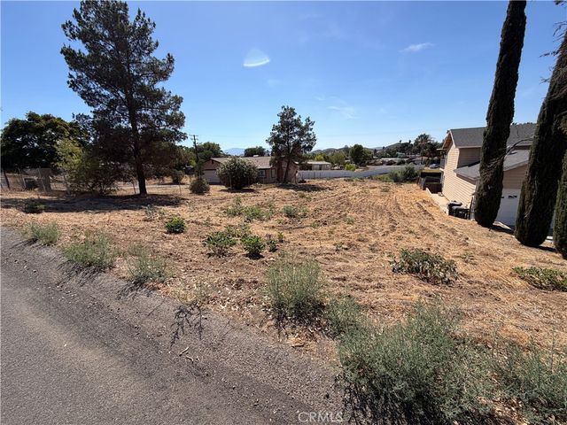 18 Avenida De Los Flores, Menifee, CA 92587