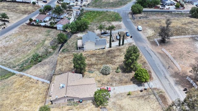 18 Avenida De Los Flores, Menifee, CA 92587