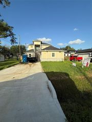 820 Santa Anna Lane, La Porte, TX 77571