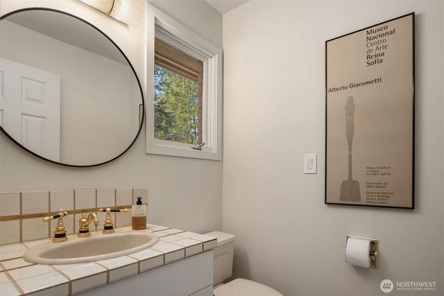 13214 180th Avenue NE, Redmond, WA 98052