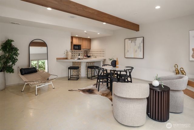 13214 180th Avenue NE, Redmond, WA 98052