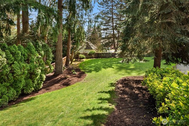 13214 180th Avenue NE, Redmond, WA 98052