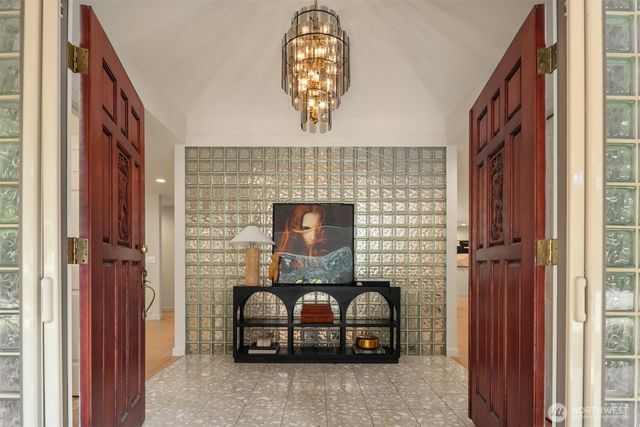 13214 180th Avenue NE, Redmond, WA 98052