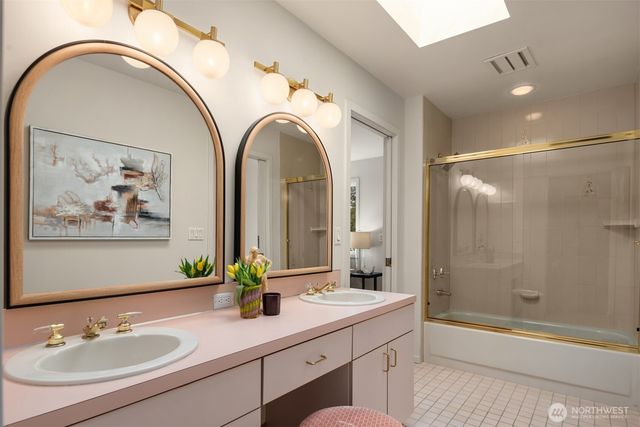 13214 180th Avenue NE, Redmond, WA 98052