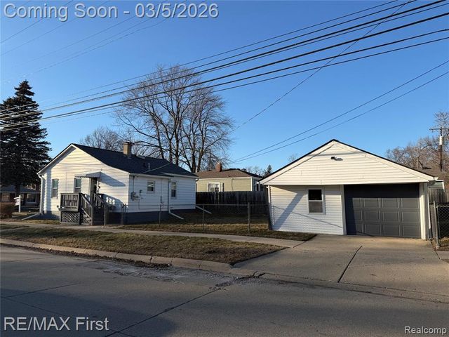 27304 Delton, Madison Heights, MI 48071