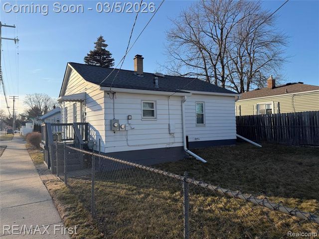 27304 Delton, Madison Heights, MI 48071
