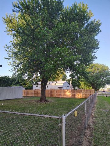 1000 N Doris Avenue, Newcastle, OK 73065