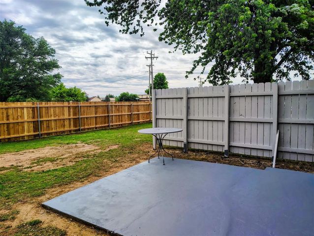 1000 N Doris Avenue, Newcastle, OK 73065