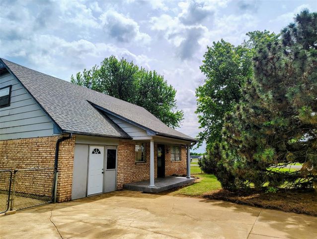 1000 N Doris Avenue, Newcastle, OK 73065