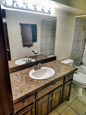 1000 N Doris Avenue, Newcastle, OK 73065