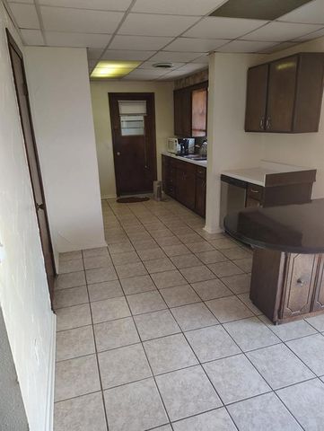 1000 N Doris Avenue, Newcastle, OK 73065