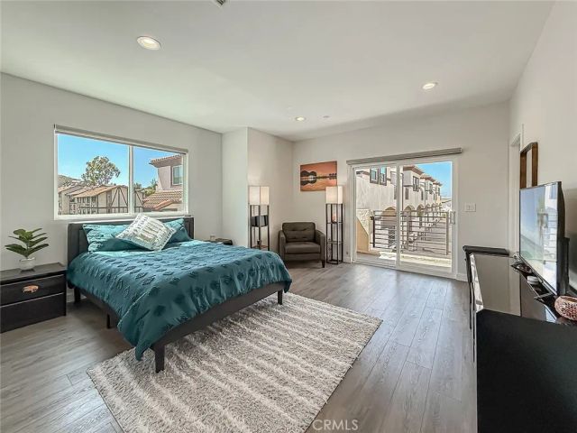 946 Warwick, Thousand Oaks, CA 91360