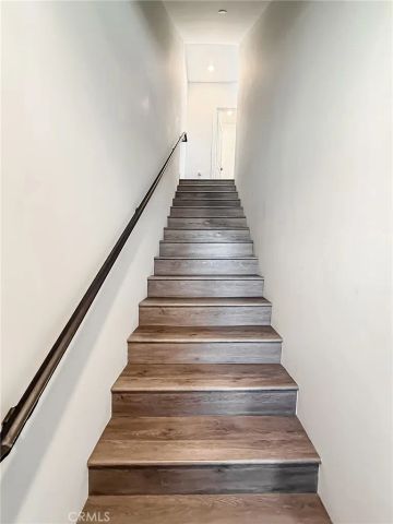 946 Warwick, Thousand Oaks, CA 91360