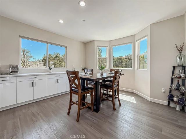 946 Warwick, Thousand Oaks, CA 91360