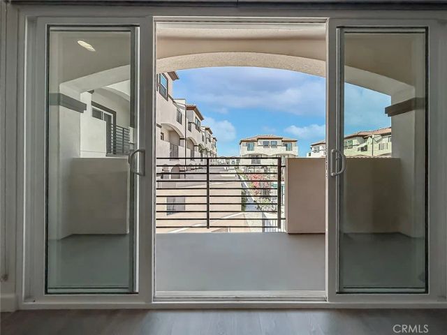 946 Warwick, Thousand Oaks, CA 91360