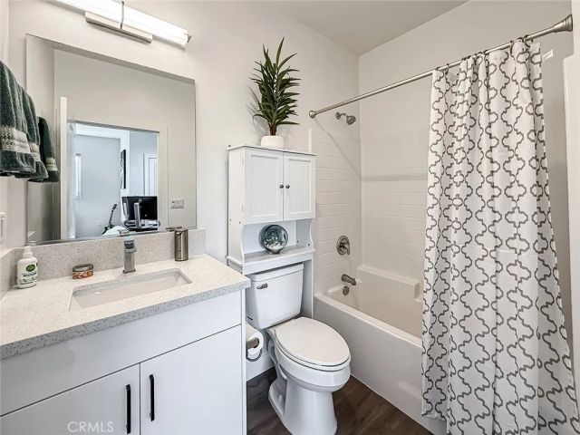 946 Warwick, Thousand Oaks, CA 91360