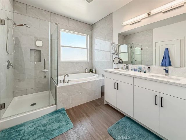 946 Warwick, Thousand Oaks, CA 91360
