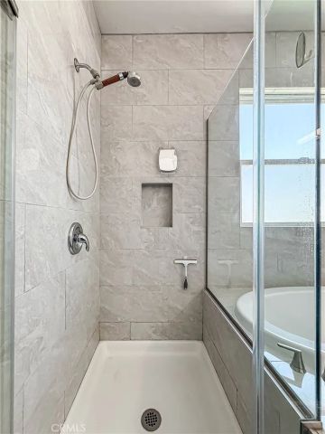946 Warwick, Thousand Oaks, CA 91360