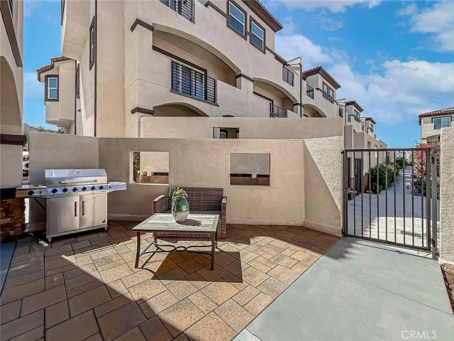 946 Warwick, Thousand Oaks, CA 91360