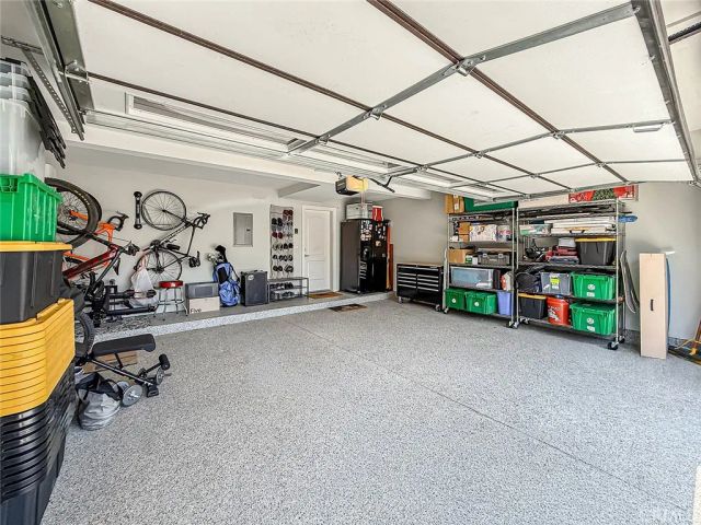 946 Warwick, Thousand Oaks, CA 91360