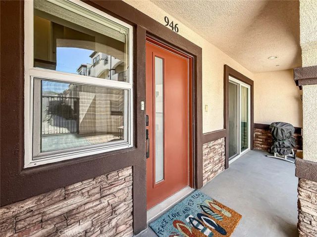 946 Warwick, Thousand Oaks, CA 91360