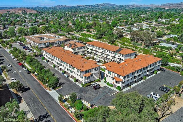 946 Warwick, Thousand Oaks, CA 91360