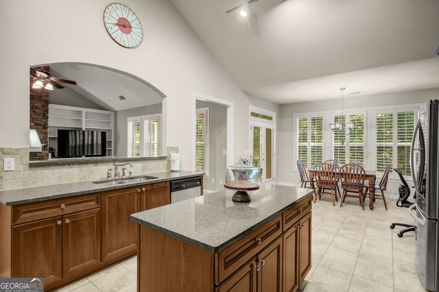 5 Renwick Drive, Senoia, GA 30276